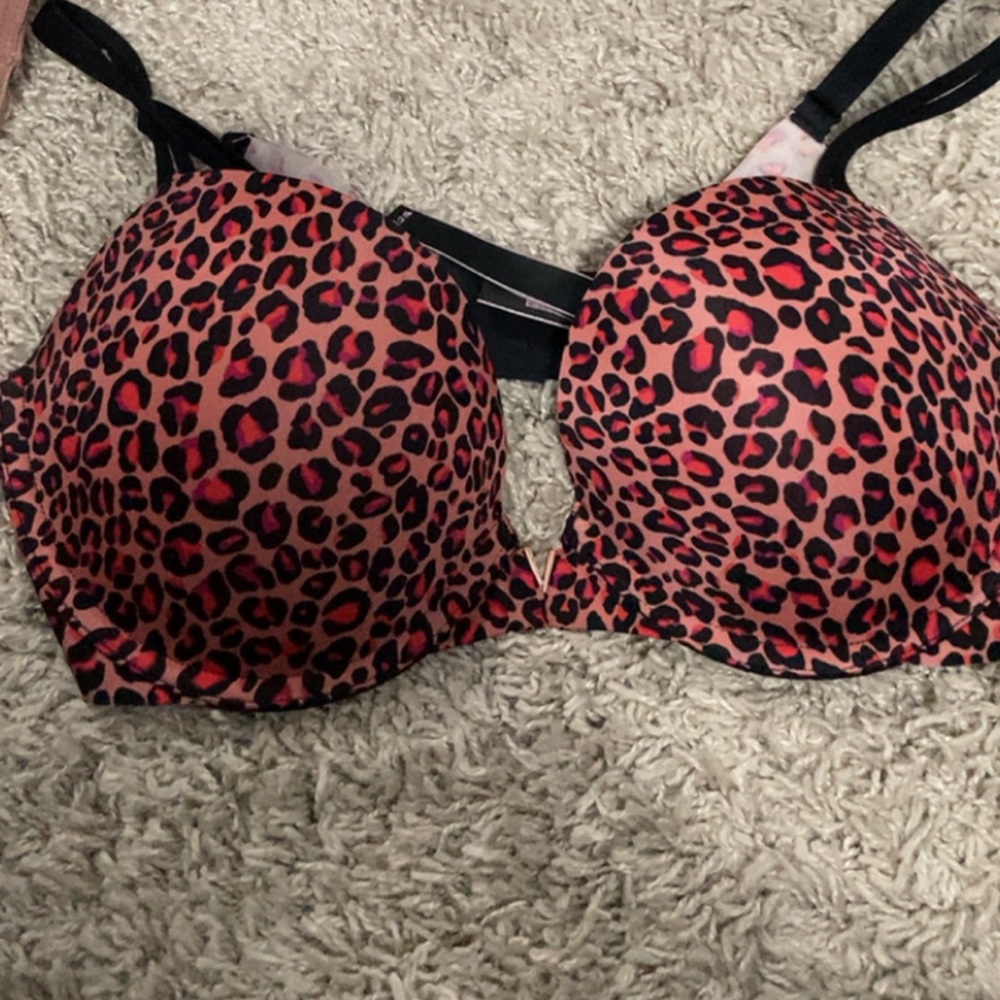 NWOT VS pink push up bra 34D